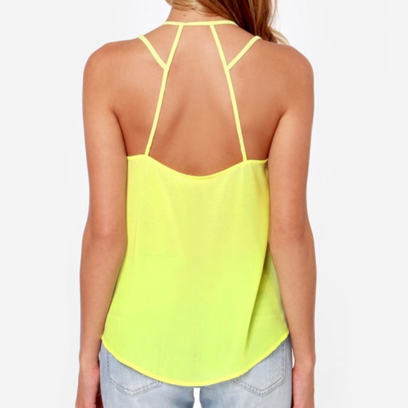 Lulu’s Catching Some Rays Yellow Top - Picture 4 of 4